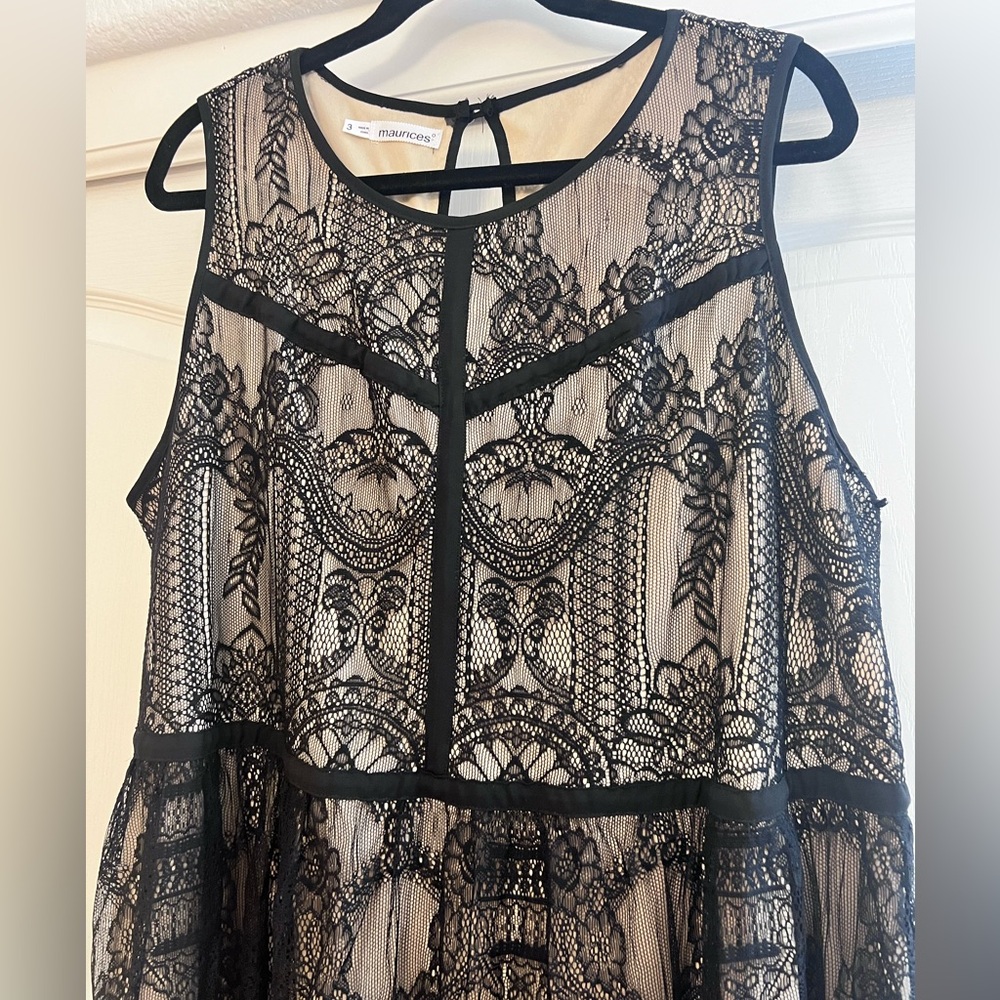 Maurice’s Beautiful Lace Keyhole Dress - Picture 4 of 11